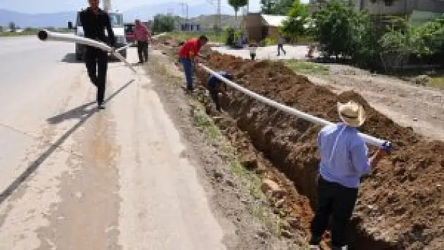 Yüksekova'da içme suyu hattı çalışmaları