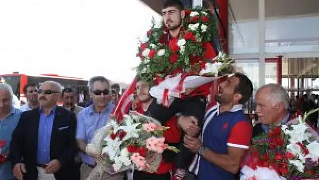 Genç güreşçinin hedefi dünya şampiyonluğu