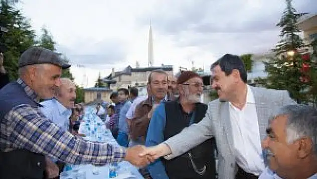 Darende Belediyesinden mahalle sakinlerine iftar