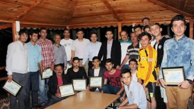 Kaymakam Kuş, Darendespor'u kutladı
