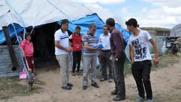 Arguvan İmam Hatip Ortaokulu Müdürü Dinç, öğrencilerini Erzincan'da ziyaret etti