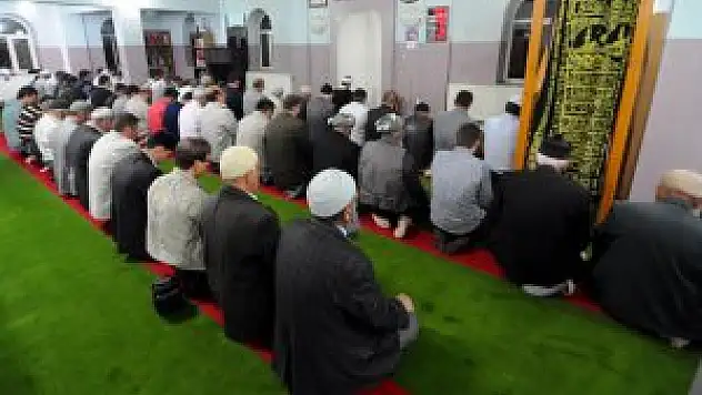 Hizan'da teravih namazına yoğun ilgi
