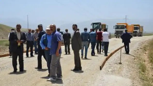 Yüksekova'da köylülerin 'beton yol' tepkisi