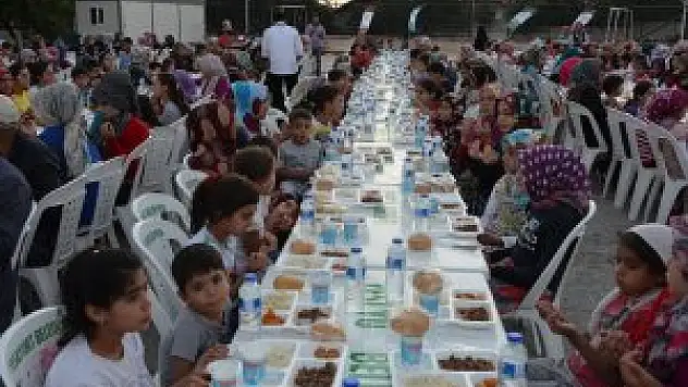 Yeşilyurt'ta 600 çocuk ilk kez oruç açtı