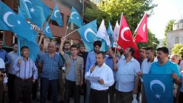 Doğu Türkistan'da Müslümanlara yönelik saldırılar
