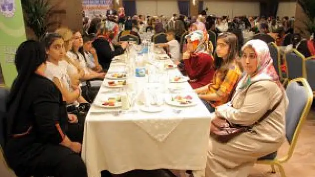 Elazığ Belediyesi'nden yetim çocuklara iftar
