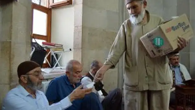 Merhum Demirel için Yeni Cami'de mevlit okutuldu