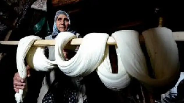 Çeçil peyniri hünerli ellerde lezzet buluyor