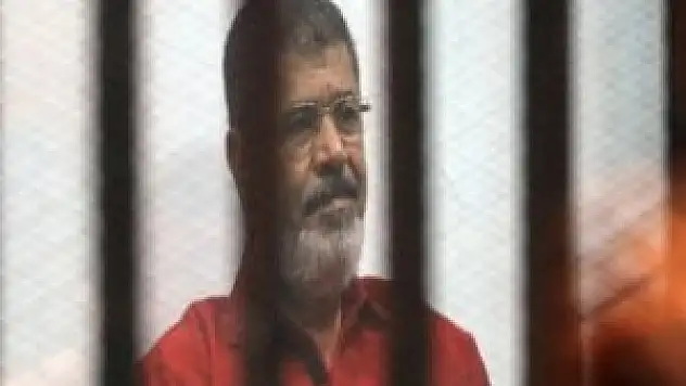 Mursi'nin 'Casusluk' Davası Ertelendi