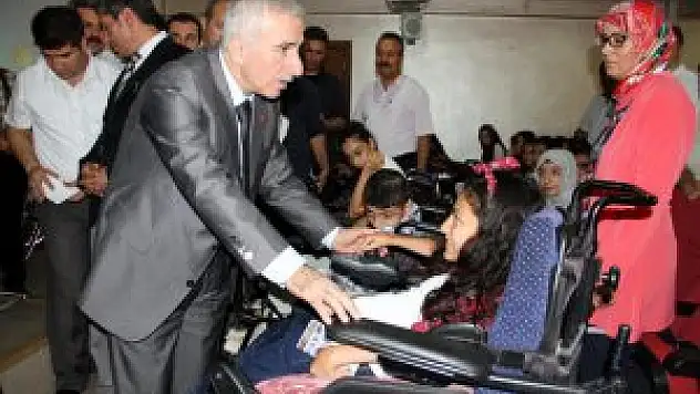 Malatya'da engelli öğrencilere tablet bilgisayar