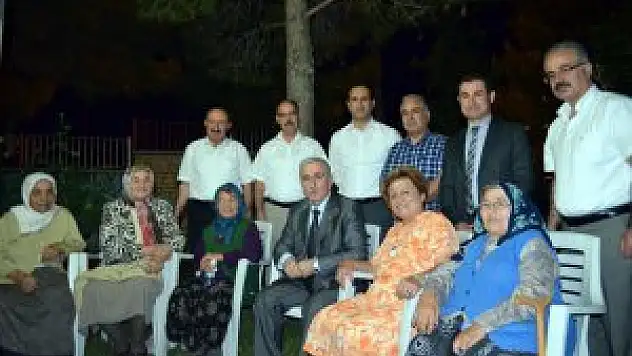 Vali Kamçı, huzurevi sakinleriyle iftarda bir araya geldi