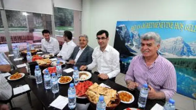 AK Parti Hizan'da iftar yemeği verdi
