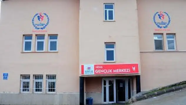 Hizanlı gençlerden Gençlik Merkezine ilgi