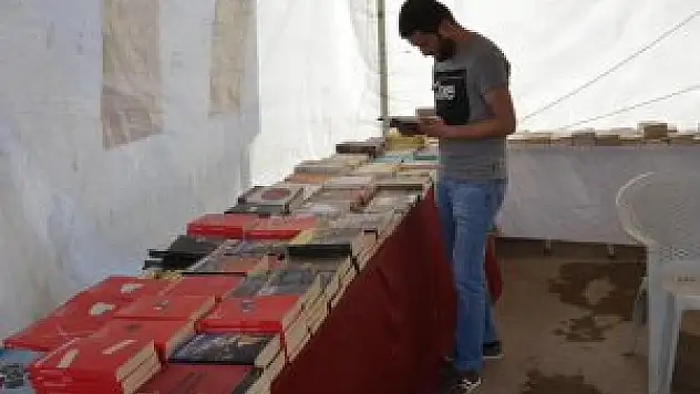 Kürtçe kitap fuarı ilgi görmedi