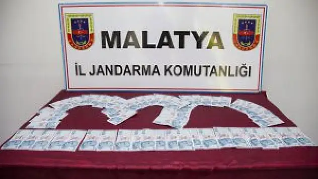 İstasyonda sahte para verince yakalandılar