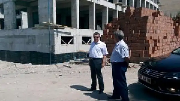 Pasinler'de okul yapım çalışmaları