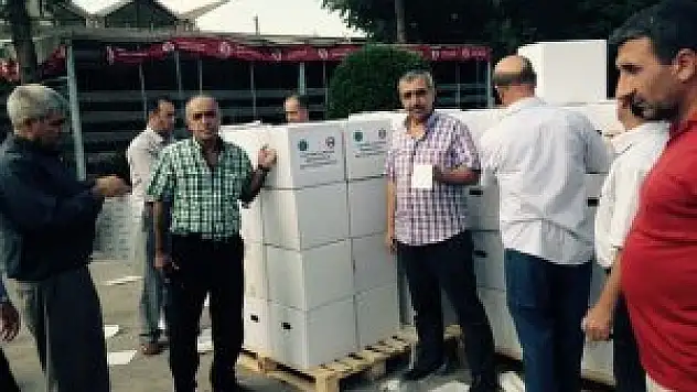 İftarlarını iptal edip ihtiyaç sahibi ailelere gıda yardımında bulundular