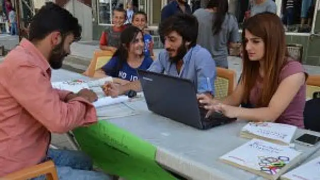 Üniversite adayları için gönüllü rehberlik hizmeti