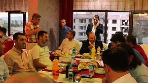 Kaymakam Kaya'dan veda yemeği‏