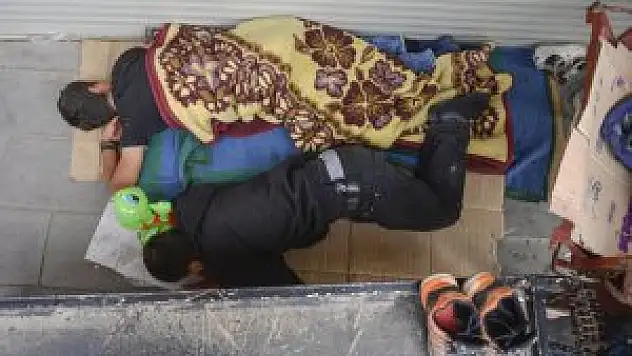 Seyyar satıcıların 'tezgah' nöbeti