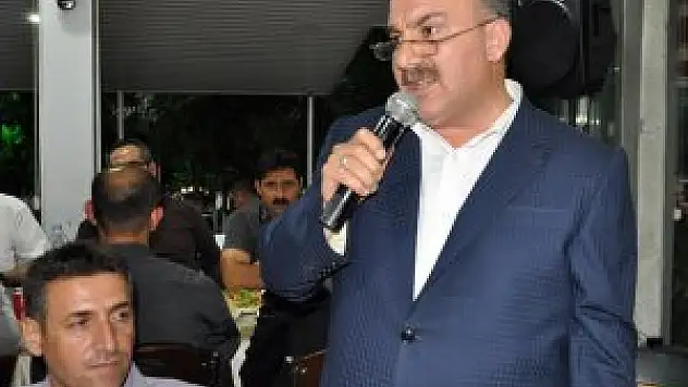 AK Partililer iftarda bir araya geldi