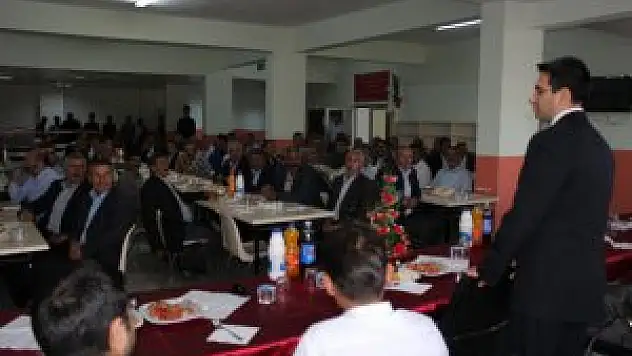 Özalp Kaymakamı Çiçek'e veda yemeği
