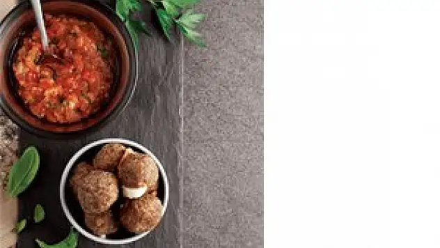 Mozarella peyniri dolgulu misket köfte
