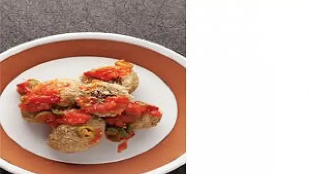 Sarımsak soslu haşlama köfte