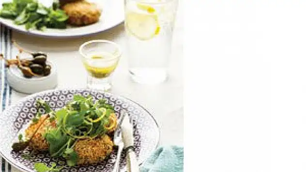 Limon ve kapari soslu balık kek