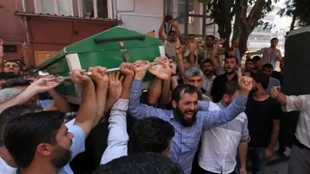 Hamile eşi ve 3 çocuğunun önünde öldürüldü!