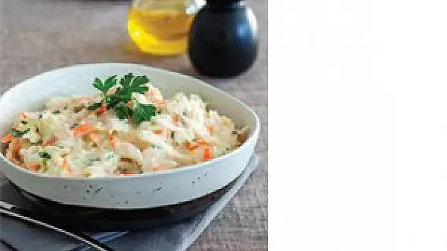 Beyaz lahana salatası