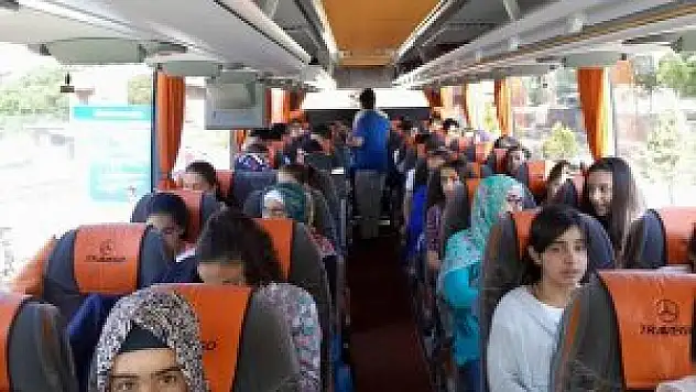Ahlatlı başarılı öğrenciler geziye gönderildi