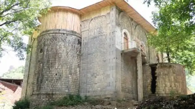 Tarihi cami restore edildi