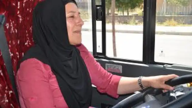 Erciş'te toplu taşımada kadın şoför dönemi