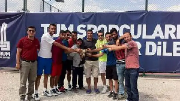 YYÜ'lü sporculardan bir başarı daha