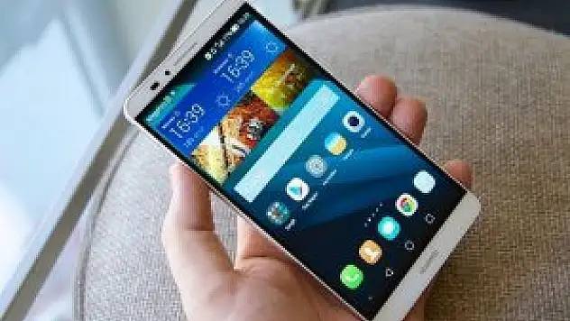 Huawei Mate 7 mini geliyor