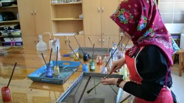 Malatya'da 29 sanat dalında binlerce kişiye eğitim