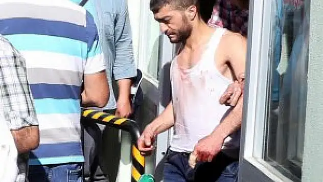Nişanlısı ve kayınpederini bıçakla öldürdü