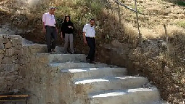 Engebeli mahalleye merdivenli çözüm