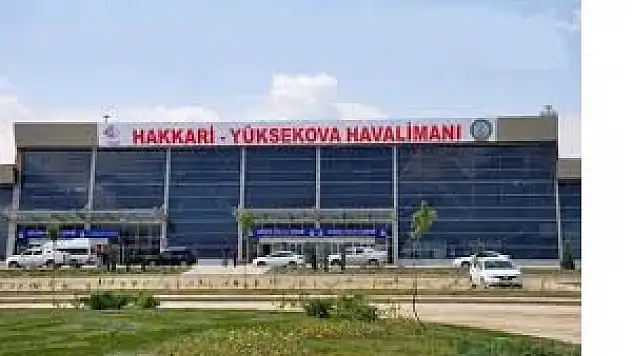 Hakkari'de uçak seferleri durdu