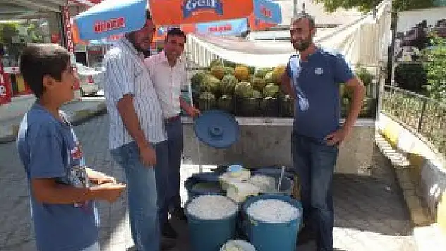Yaylada üretip, kent merkezinde satıyorlar
