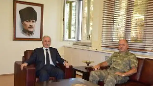 Malatya Valisi Kamçı'dan Tümgeneral Angun'a ziyaret