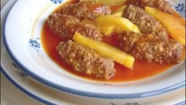 Patatesli Salçalı Köfte