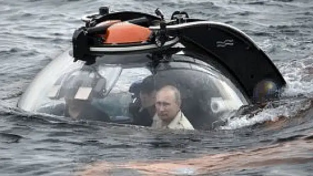 Putin Karadeniz'e daldı