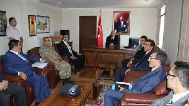Vali Zorluoğlu, Sivrice'de temaslarda bulundu
