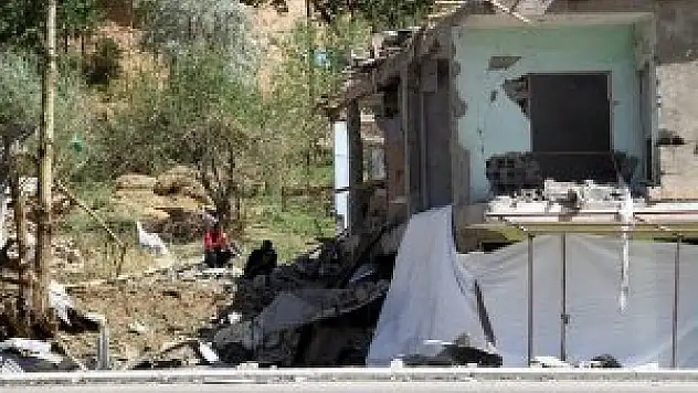 Van'da jandarma karakoluna bombalı saldırı