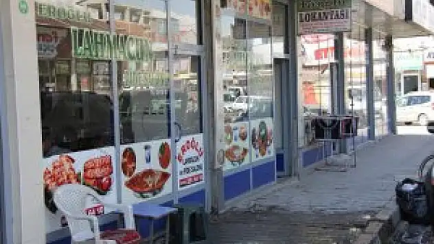 Erciş'te 5 iş yeri soyuldu