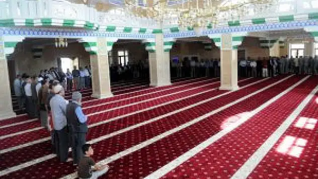 Hizanlı hacı adayları kutsal topraklara uğurlandı