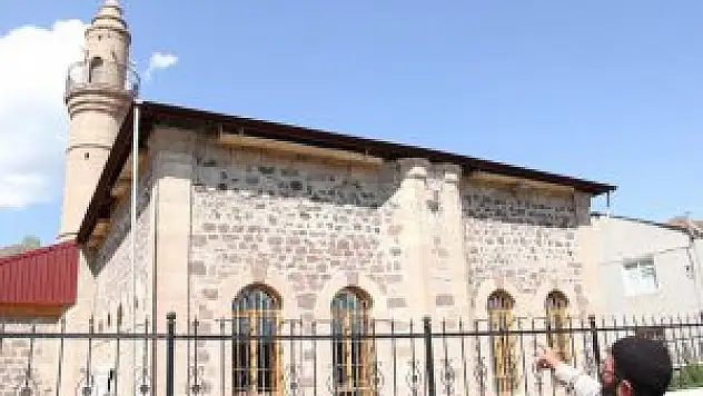 Narman'da yabani kuşlar için yuva yapıldı