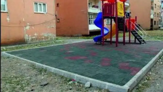Bitlis'teki çocuk parkları yenilendi
